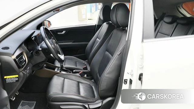 Kia Stonic 2018 Белый из Кореи, фото 3