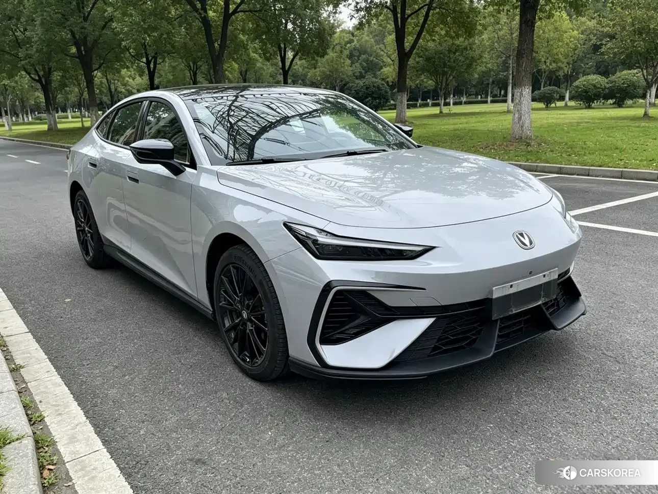 Chang'an Changan UNI-V 2025 Silver/gray из Китая, фото 4
