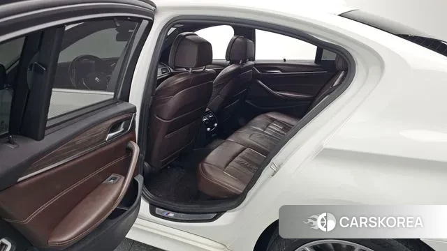 BMW 5 Series (G30) 2018 Белый из Кореи, фото 4