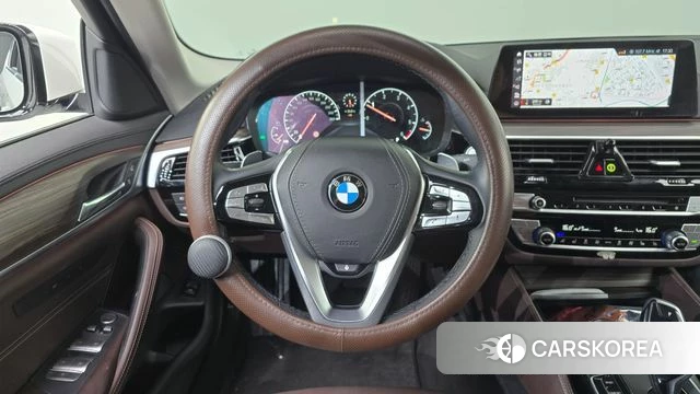 BMW 5 Series (G30) 2019 Белый из Кореи, фото 4