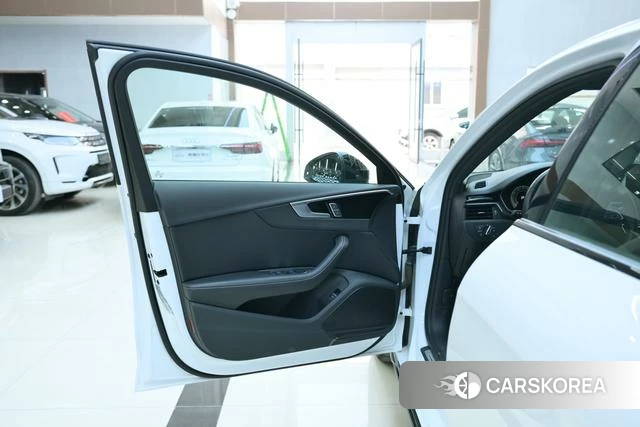 Audi A4L 2024 Белый из Китая, фото 4