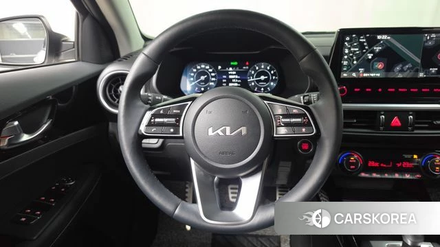 Kia The New K3 2nd generation 2024 Белый из Кореи, фото 4