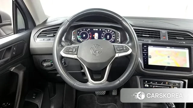 Volkswagen Tiguan Allspace 2022 Серебряный из Кореи, фото 4