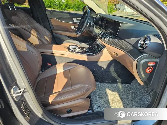 Mercedes-Benz E-Class W213 2018 Серый из Кореи, фото 4