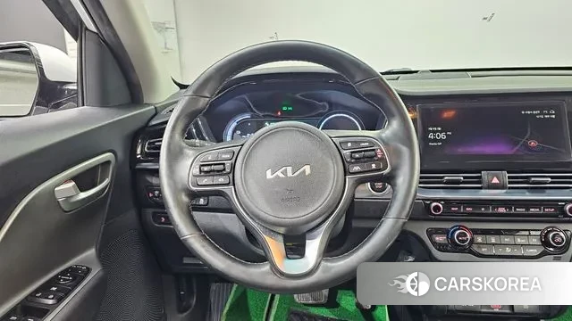 Kia Niro Plus 2023 Серебряный из Кореи, фото 4