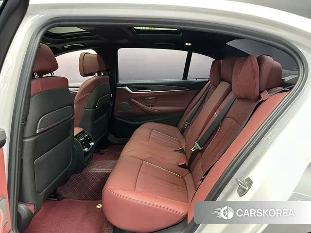 BMW 5 series 2023 Белый из Китая, фото 4