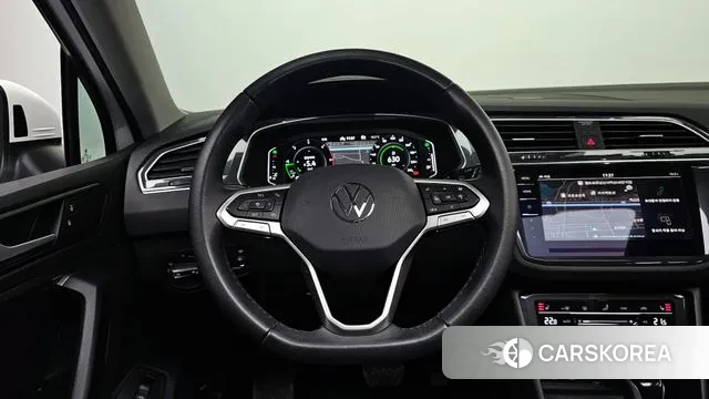 Volkswagen Tiguan second Generation 2023 Белый из Кореи, фото 4