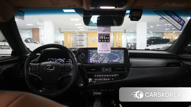 Lexus ES300h 7th generation 2025 Жемчужный цвет из Кореи, фото 4