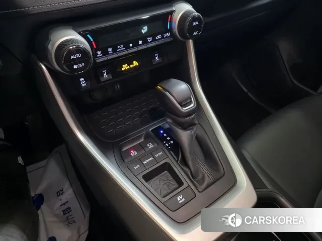 Toyota RAV4 5th Generation 2024 Белый из Кореи, фото 4