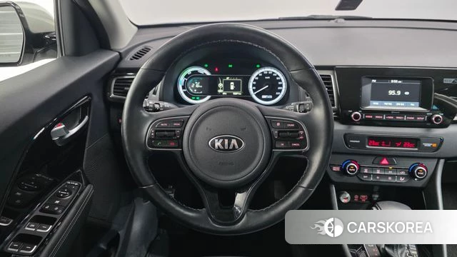 Kia Niro 2019 Серебристо-серый из Кореи, фото 4