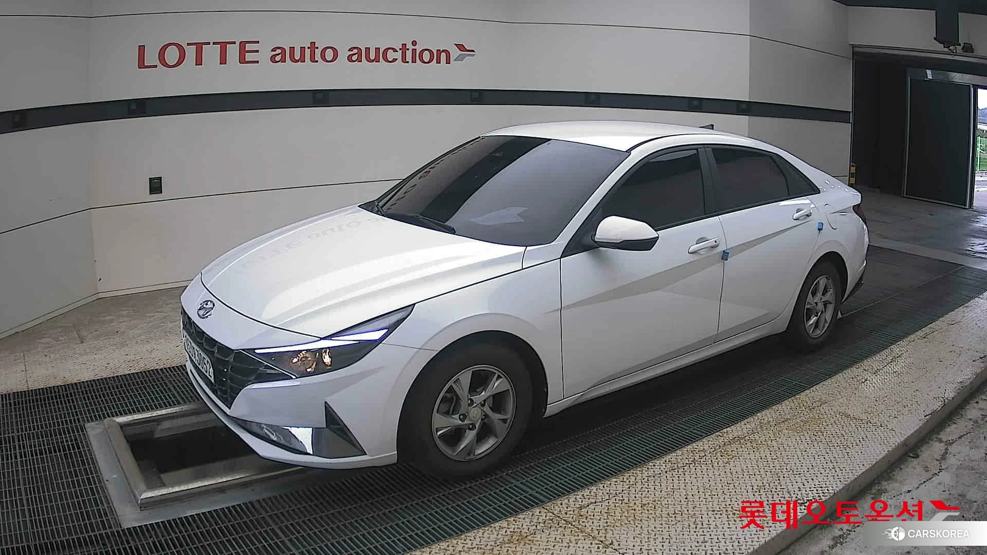 Hyundai Avante 2021 Polar White из Кореи, фото 4