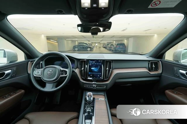 Volvo XC60 PHEV 2023 Шампань из Китая, фото 4