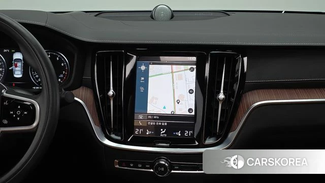 Volvo S60 3rd generation 2021 Белый из Кореи, фото 4