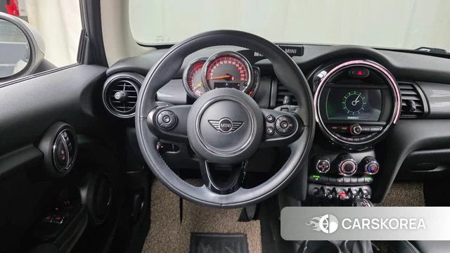 Mini Cooper 2018 Жемчужный цвет из Кореи, фото 4