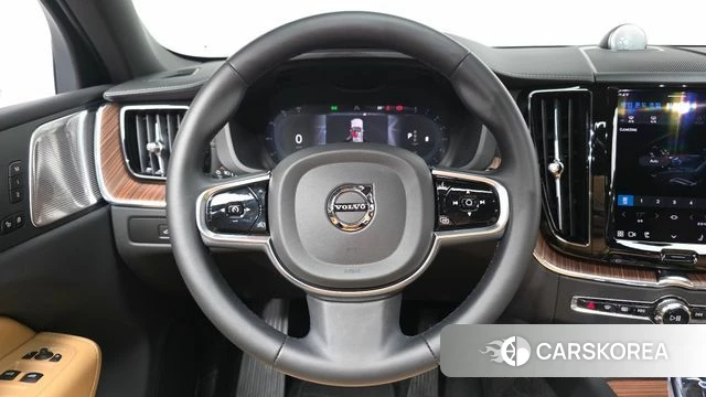 Volvo XC60 second Generation 2023 Серый из Кореи, фото 4