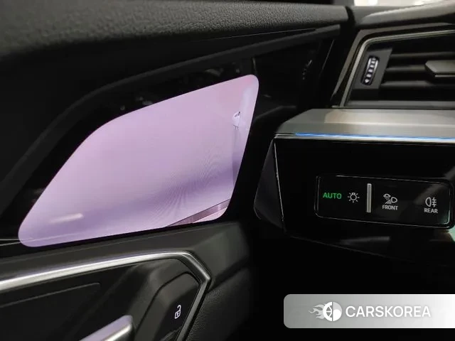 Audi e-Tron 2022 Белый из Кореи, фото 4