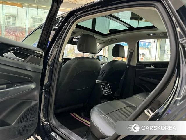 Volkswagen Passat 2023 Черный из Китая, фото 4