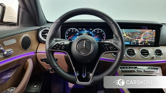 Mercedes-Benz E-Class W213 2022 Белый из Кореи, фото 4