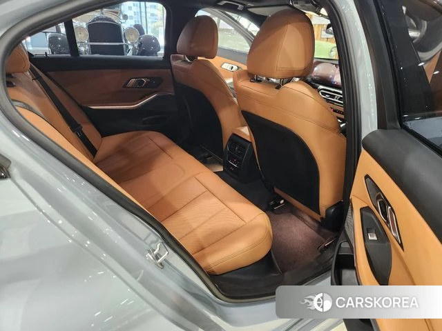 BMW 3 Series (G20) 2024 Небесно-голубой из Кореи, фото 4