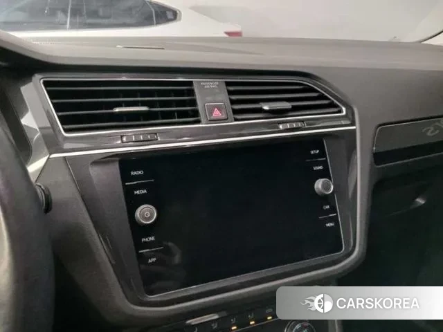 Volkswagen Tiguan second Generation 2018 Белый из Кореи, фото 4