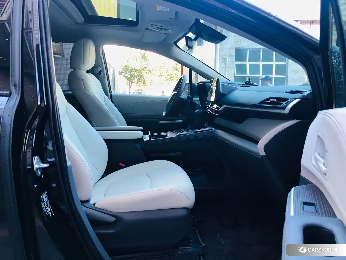 Toyota Sienna 2026 Черный из Китая, фото 4