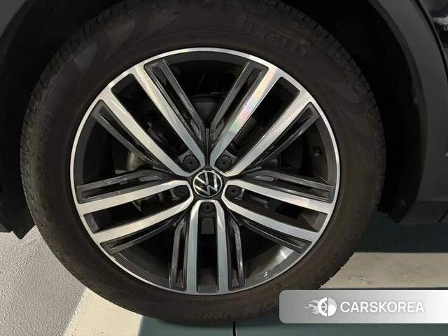 Volkswagen Tiguan second Generation 2021 Черный из Кореи, фото 4