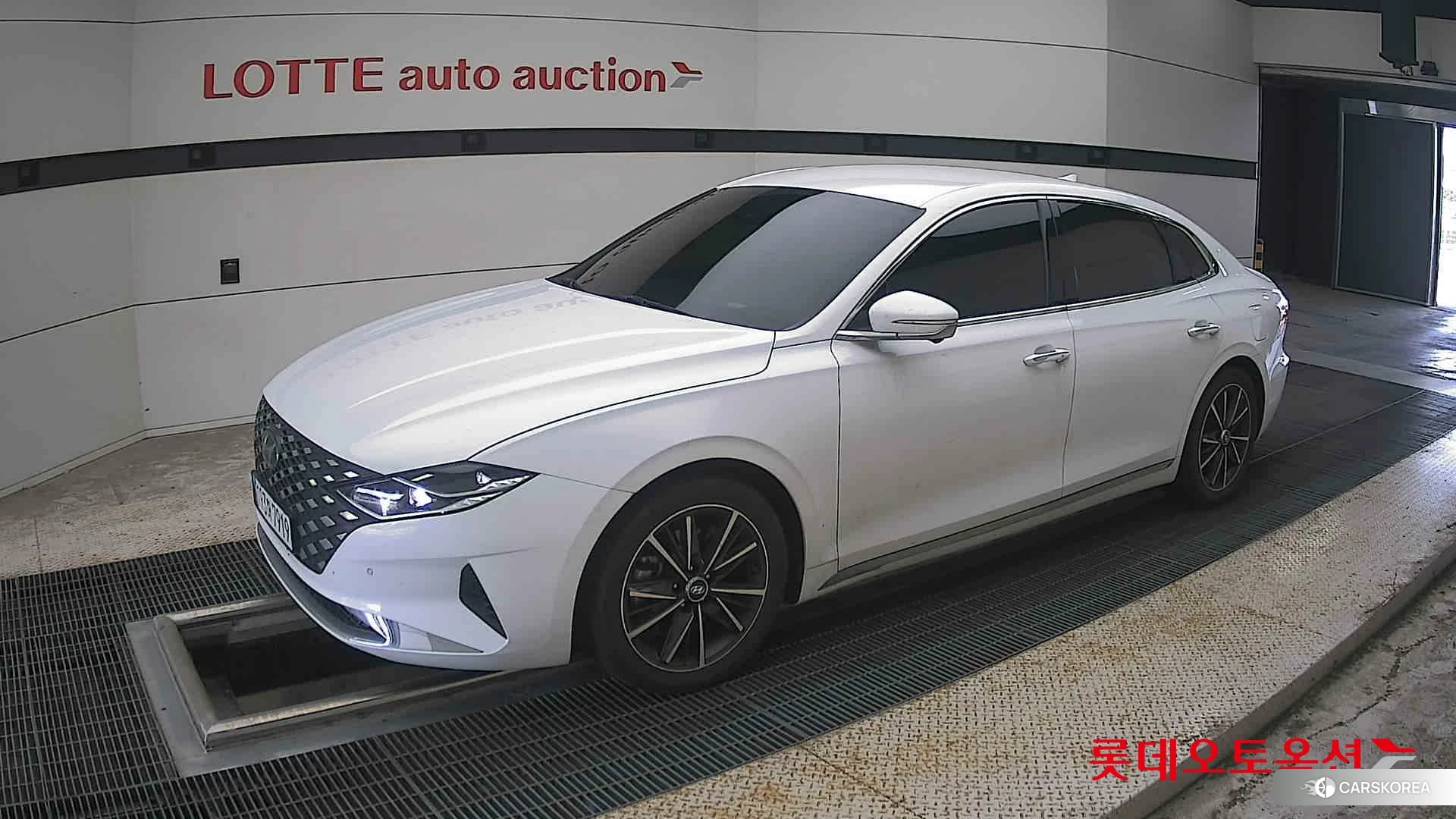Hyundai Grandeur 2023 Serenity White Pearl (Optional addition) из Кореи, фото 4