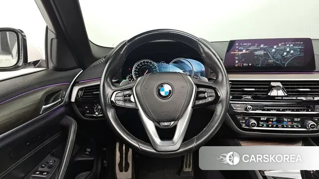 BMW 5 Series (G30) 2018 Белый из Кореи, фото 4