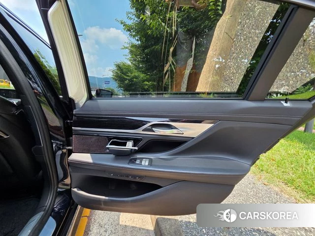 BMW 7 Series (G11) 2018 Черный из Кореи, фото 4