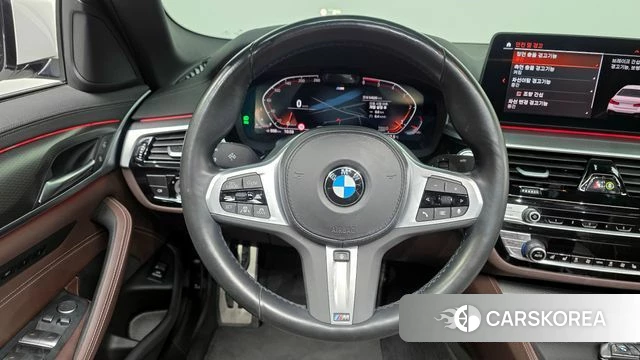 BMW 5 Series (G30) 2022 Белый из Кореи, фото 4