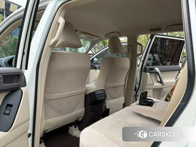 Toyota Prado (imported) 2023 Белый из Китая, фото 4