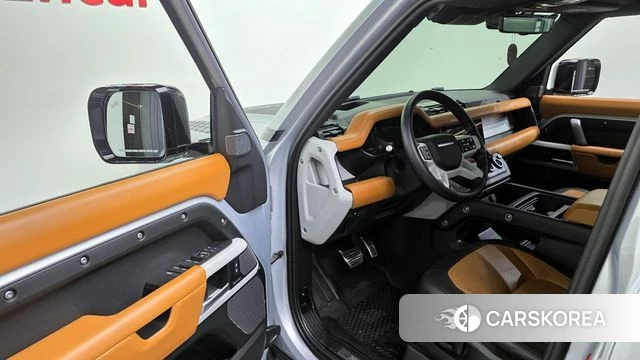 Land Rover Defender (L663) 2024 Серебряный из Кореи, фото 4