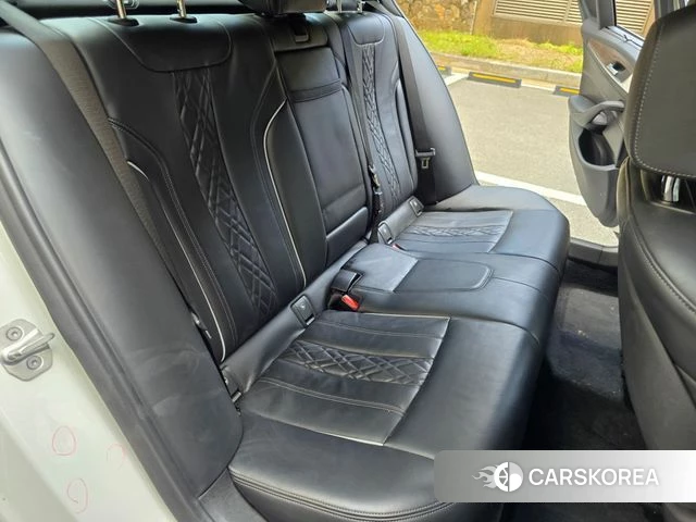 BMW 5 Series (G30) 2018 Белый из Кореи, фото 4