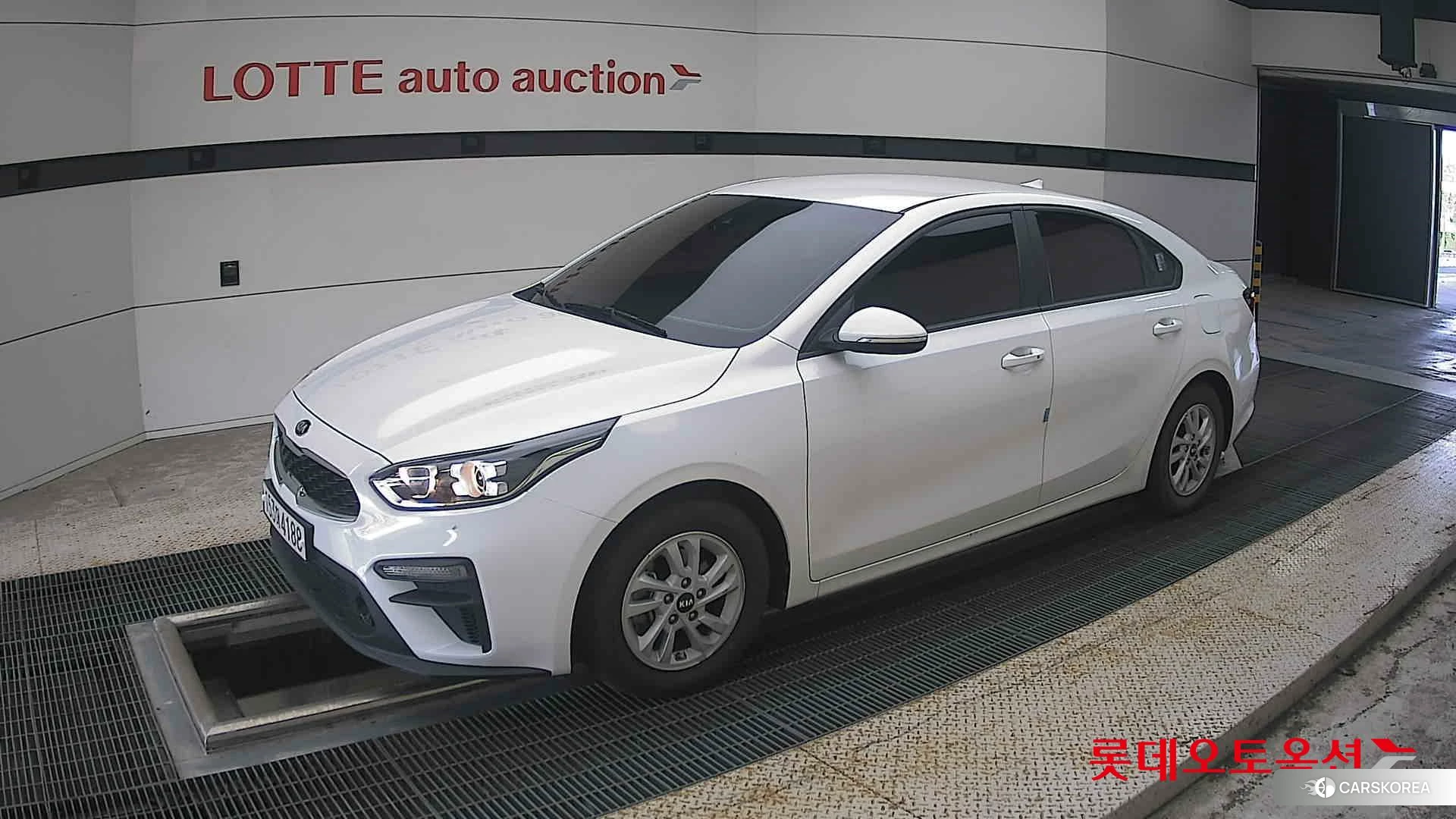 Kia K3 2021 Snow White Pearl из Кореи, фото 4