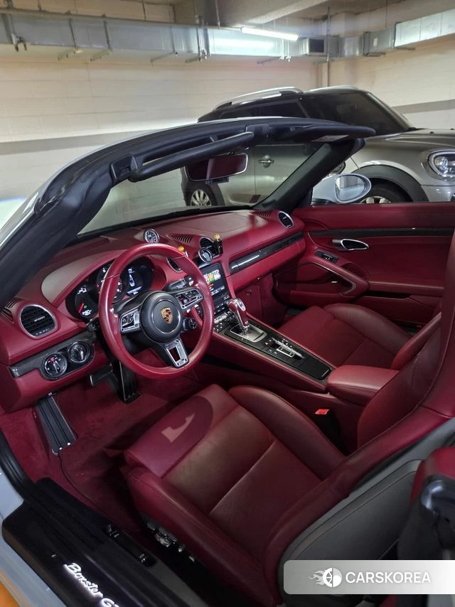 Porsche 718 Boxster 2021 Серебристо-серый из Кореи, фото 4