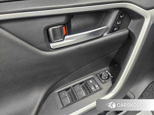 Toyota RAV4 5th Generation 2025 Белый из Кореи, фото 4