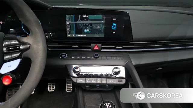 Hyundai The New Avante (CN7) 2023 Серебристо-серый из Кореи, фото 4