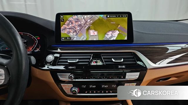 BMW 5 Series (G30) 2021 Серебристо-серый из Кореи, фото 4