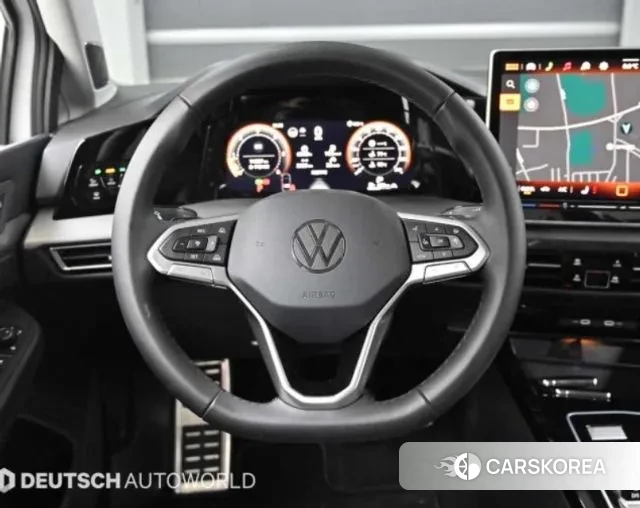 Volkswagen Golf 8th Generation 2025 Белый из Кореи, фото 4