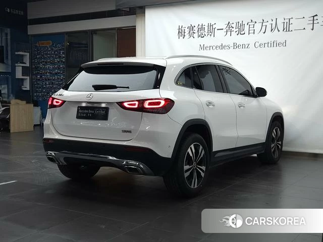 Mercedes-Benz GLA 2023 Белый из Китая, фото 4