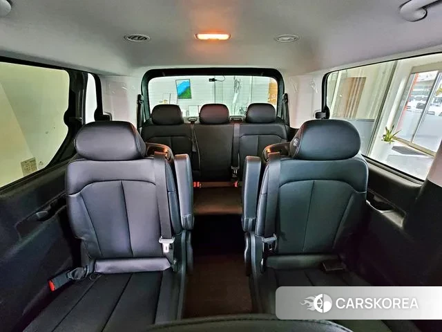 Hyundai Staria 2023 Серый из Кореи, фото 4