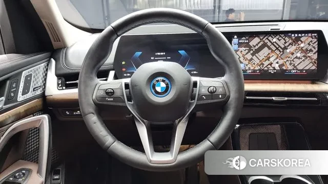 BMW iX1 (U11) 2023 Белый из Кореи, фото 4