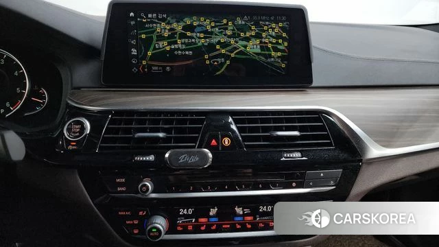 BMW 5 Series (G30) 2018 Серебристо-серый из Кореи, фото 4