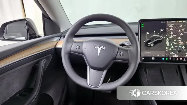 Tesla Model Y 2024 Черный из Кореи, фото 4
