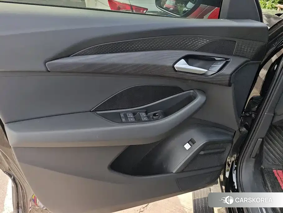 Audi Q6 2025 Черный из Китая, фото 4