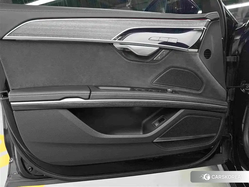 Audi A8 2024 Черный из Китая, фото 5