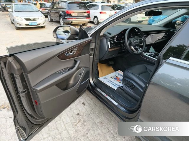 Audi Q8 2020 Серебристо-серый из Китая, фото 4