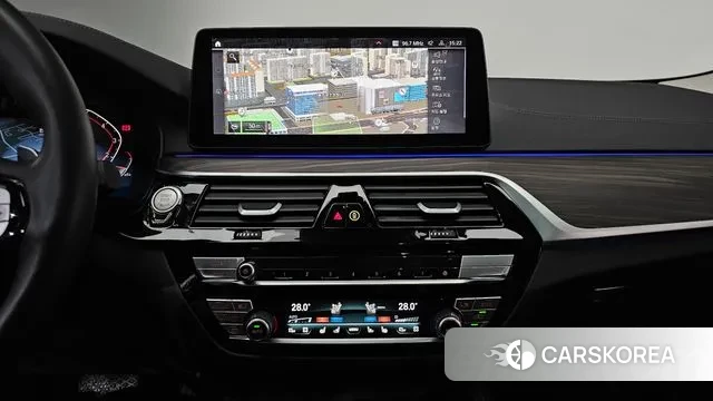 BMW 5 Series (G30) 2023 Белый из Кореи, фото 4