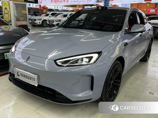 AITO Ask the world M5 2025 Серебристо-серый из Китая, фото 4
