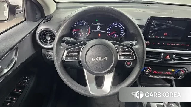 Kia The New K3 2nd generation 2021 Белый из Кореи, фото 4